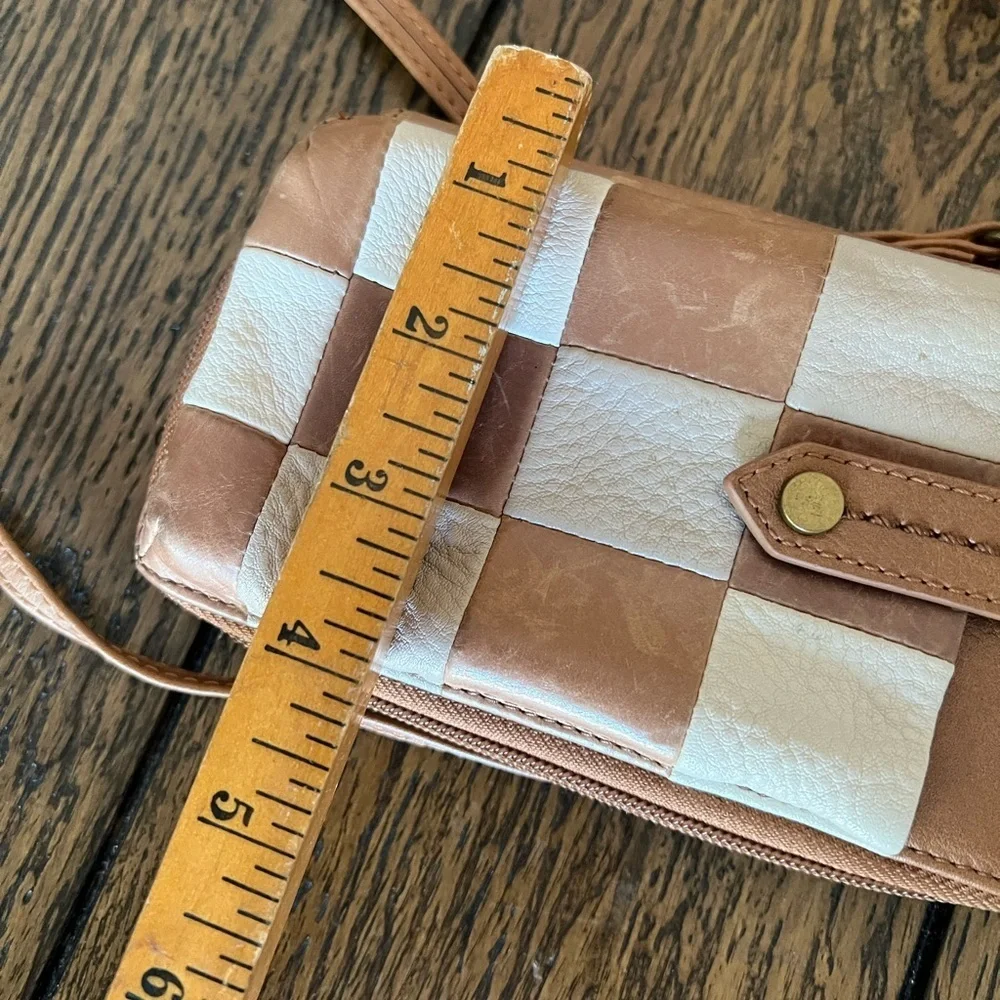 The Sak‎ Silverlake Leather Smartphone Crossbody Embossed Checkered